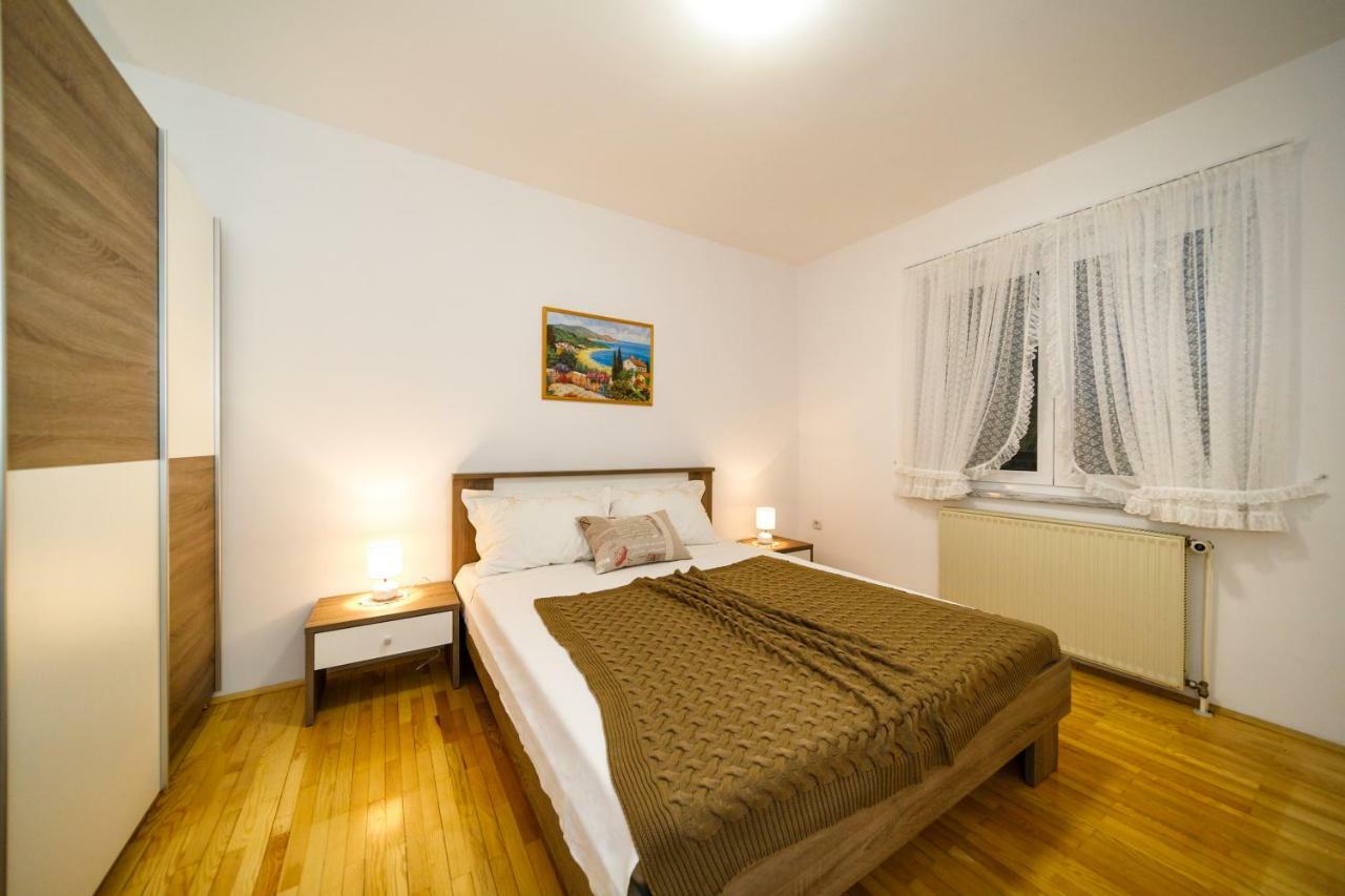 Apartment Anton Krk Town Exterior photo